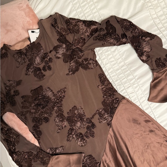 Elegant Brown Floral Women's Dress - Picture 3 of 7